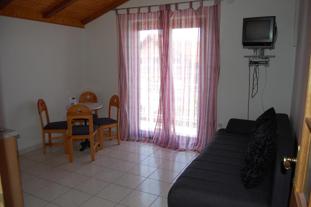 Apartments Bojanic Vodice Bilik gambar